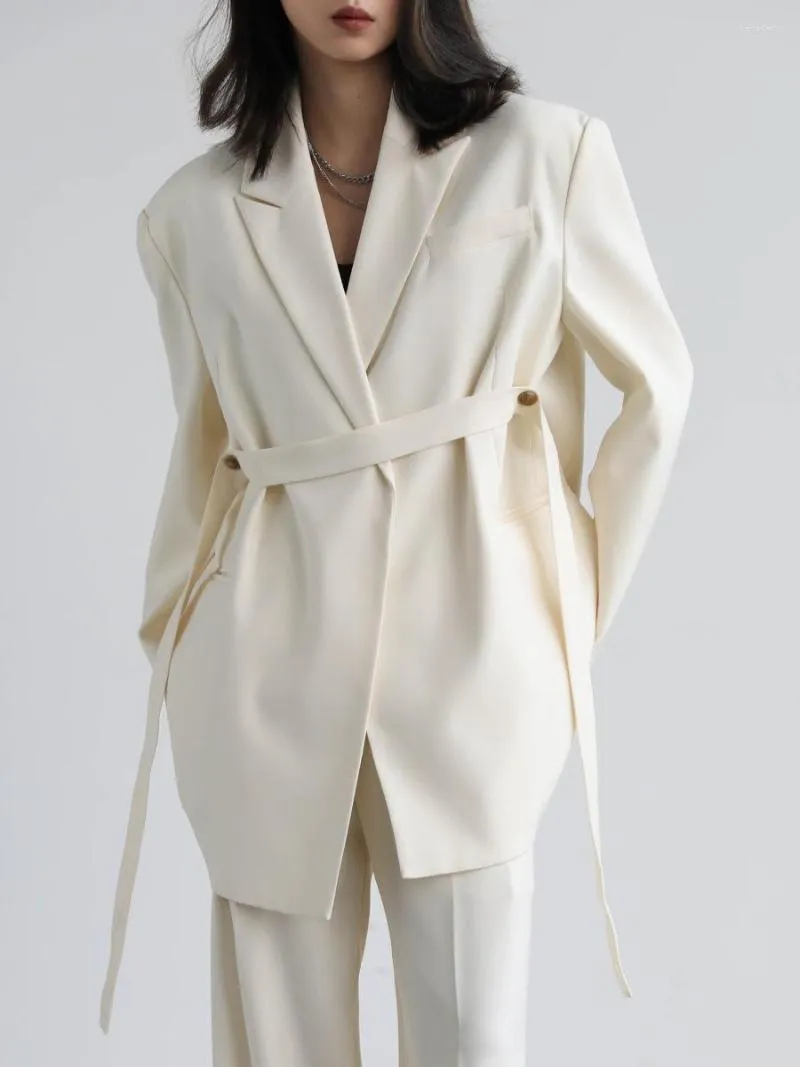 دعاوى المرأة للنساء تصميم السترة على نطاق واسع الشريط الكتف متوسطة طويلة معطف مكتب سيدة الإناث المعطف
