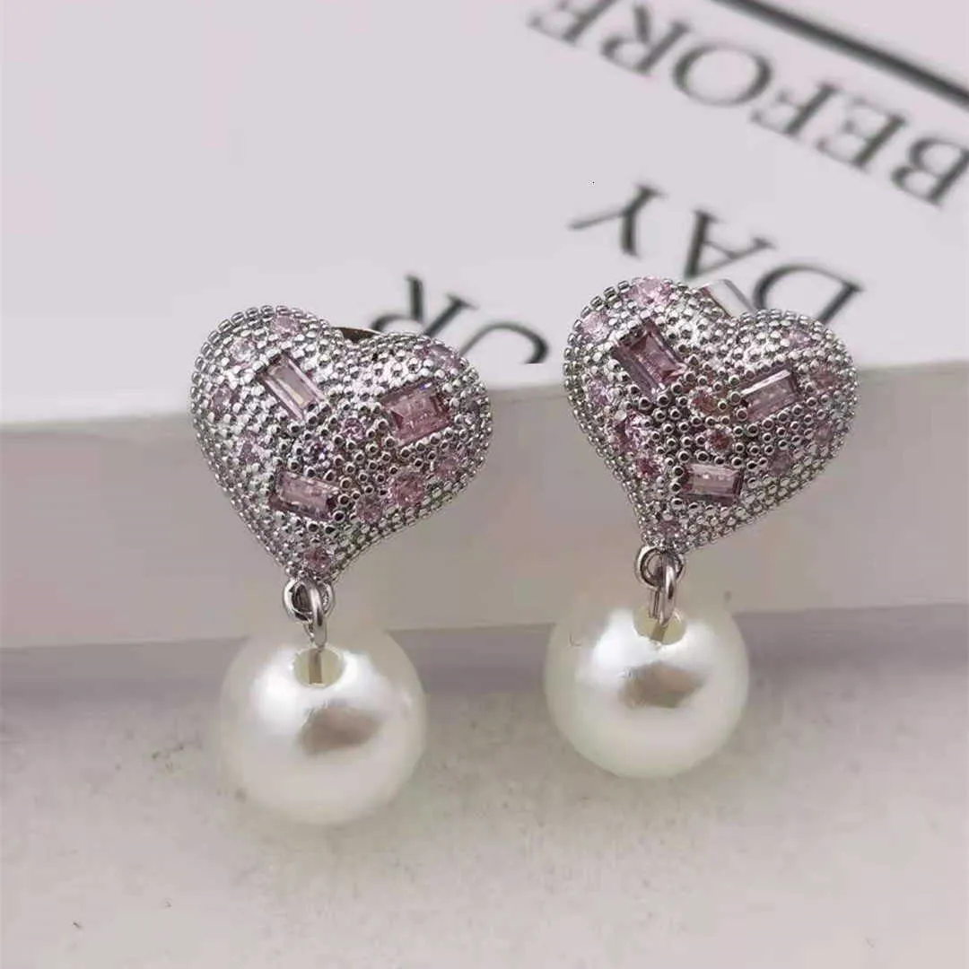 Brand Designer MiuMiu Fashion Earrings New Pink Crystal Heart shaped Pearl with High Grade Temperament Geometric Diamond Accessories Jewelry