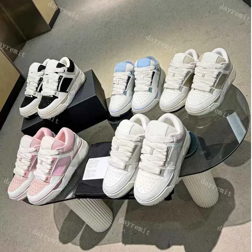 Sneakers Designer décontracté MA 1 MA2 Cuir Sneaker Men Femmes Blanc Blanc Amis Chaussures noires Platforms de mode Trainers avec boîte 48779 2