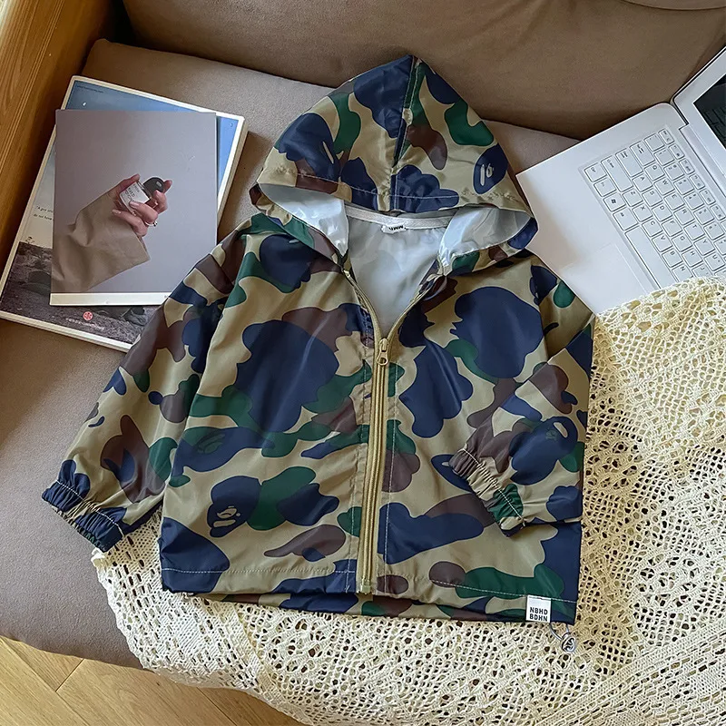 Giacche 2023 Giacca camouflage autunnale per bambini con cappuccio con cappuccio con cappuccio con cappuccio con cappuccio con cappuccio per neonati per bambini casual abbigliamento 230817