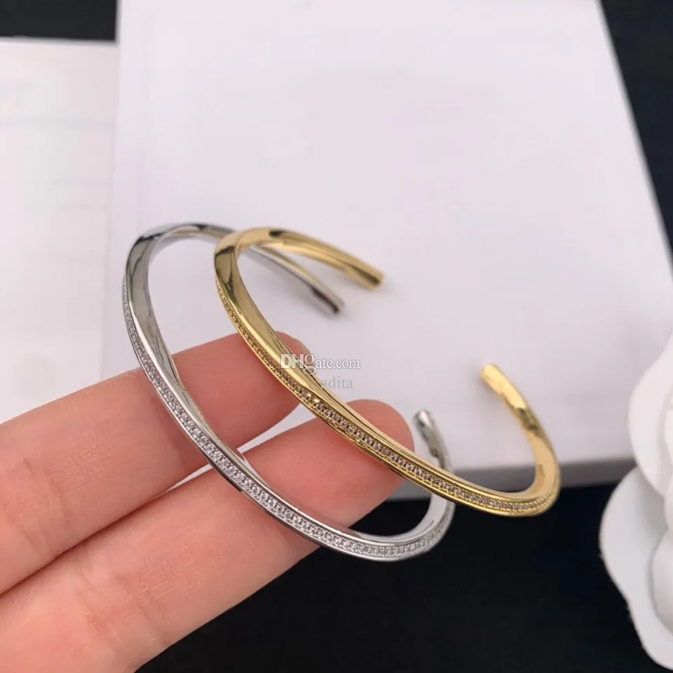 CL Bangle for Woman Brand Designer Officiella reproduktioner Brand Designer Luxury Diamond 925 Silver T0p Avancerad material Gift för flickvän 003