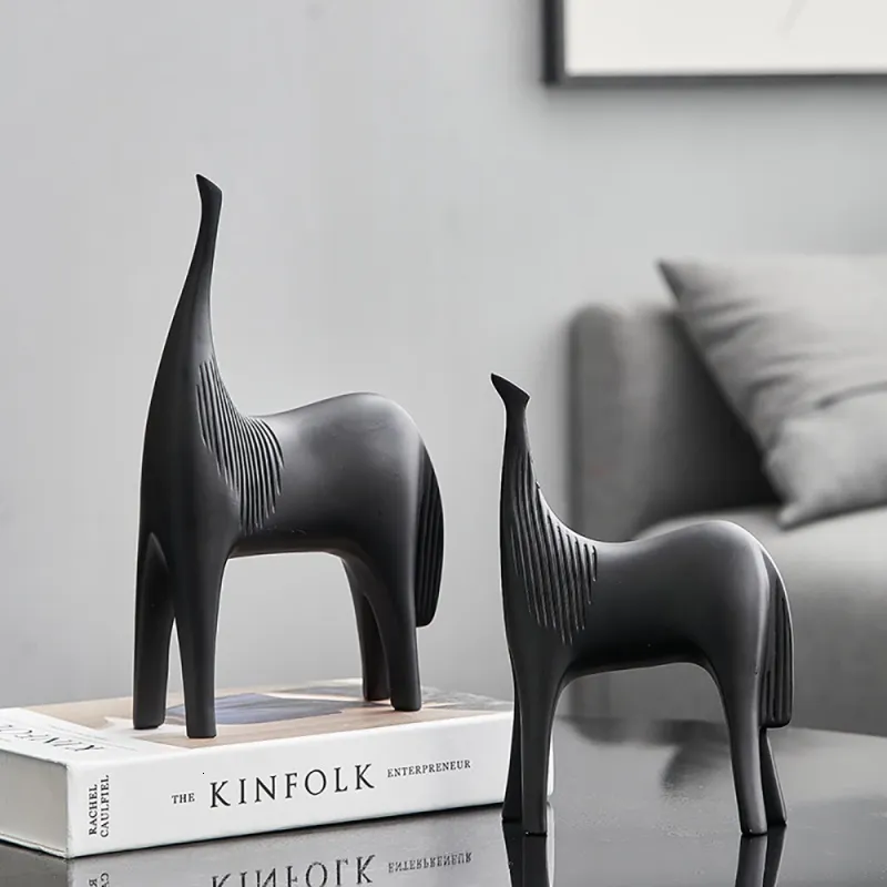 Decoratieve objecten Figurines Modern Home Decor Samenvatting Horse Statue Simple Living Room Animal Sculpture Office Desk Accessoires Resin Ornament Gift 230817