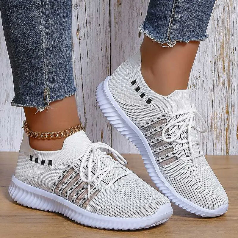 Chaussures habillées Mesh Cut Out Respirant Baskets Femmes Mélanger Couleur Tricot À Lacets Appartements Chaussures Femme Casual Tennis Antidérapant Chaussures De Marche Super Taille T230818