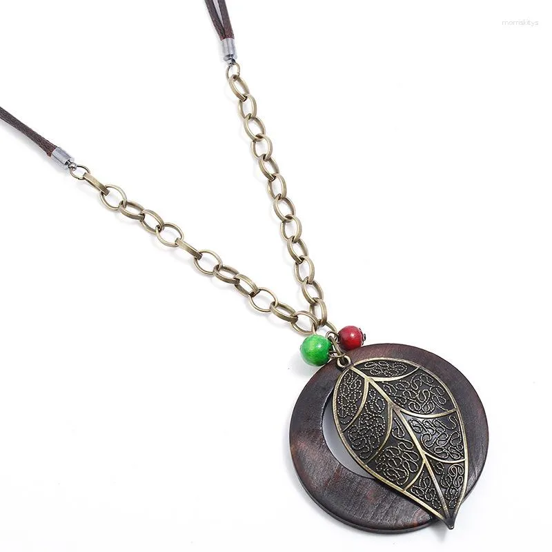 Catene Fashion Vintage Leaf Cioncant Women Collana in lega grande fasciame lungo Dichiarazione in pelle Long Round Wood Rope Casual Retro Gioielli retrò casual