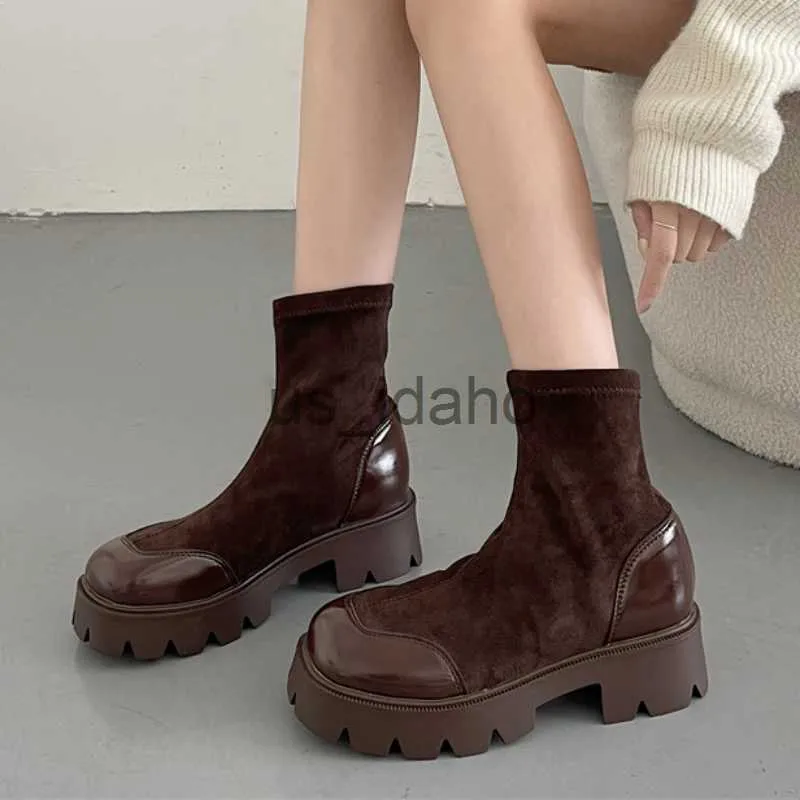 Boots Boots pour femmes 2023 Plateforme d'hiver automne Boots Slip-On Platform Plateforme Chaussures Madies Boots Boots Brown Botas Mujer J230818