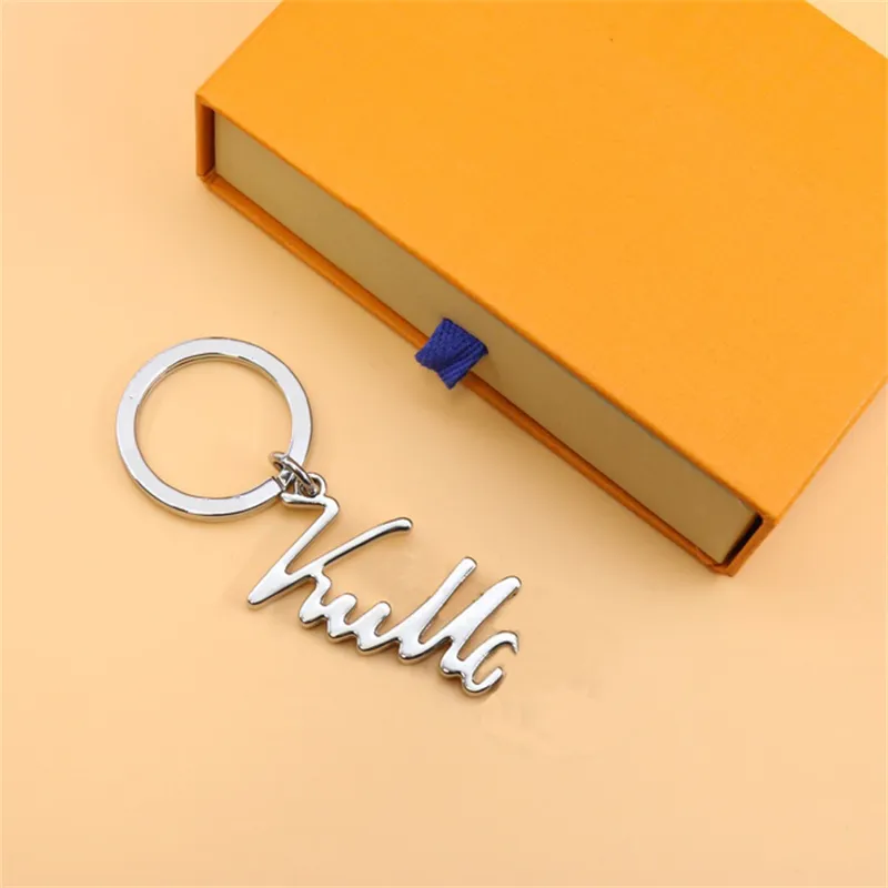 Designer Charm Keychain Fashion Pendant Metal Key Chain Ornament Letter Keyring Luxury Men Women Keychains Popular