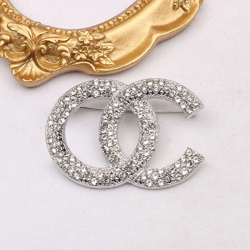 20 Style Gold Placed Brouches Fashion Jewelry Women Brooch Charm Cloth Clothing Pin الزواج من هدية عيد الميلاد الهدية