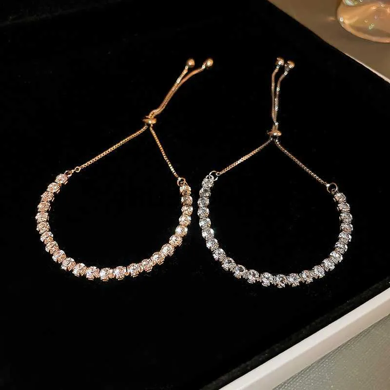 Bangle 2023 New Fashion Trend تصميم فريد من نوعه Zircon Zircon Send Out Bracelet Women High Jewelry Party Gifts بالجملة J230819