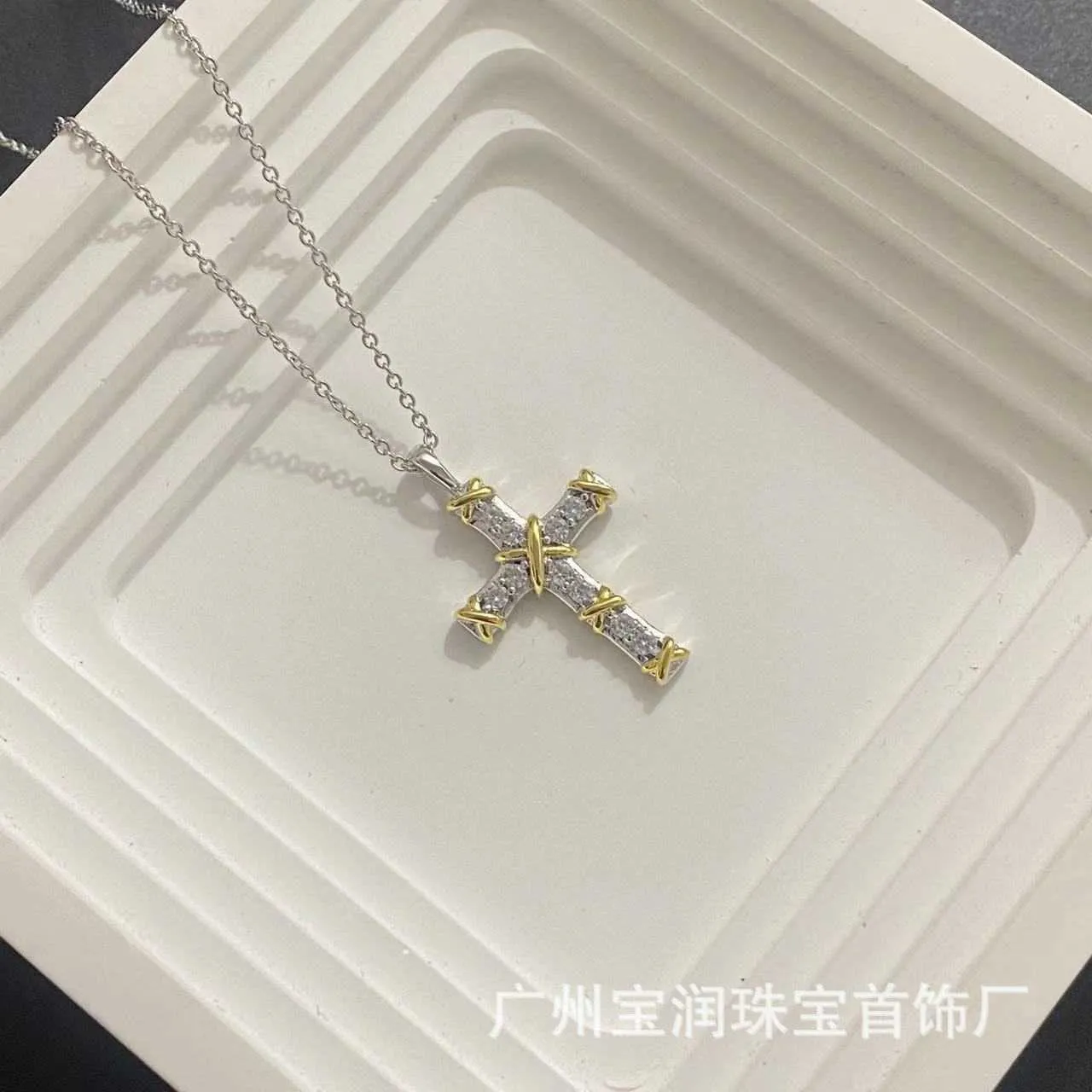 Designer Brand Tiffays Cross Necklace S925 Silver High end Fashion Diamond Inlaid Couple Collar Chain With logo