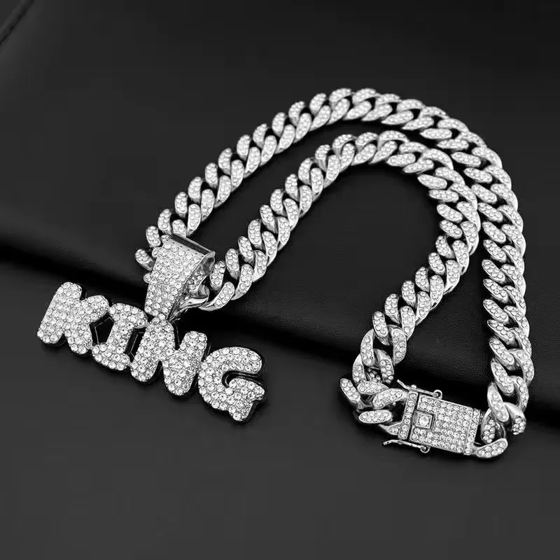 hiphop marque tendance pour hommes avec diamant incrusté de strass collier femme marque militaire lettre pendentif personnalisé hip-hop simple et personnalisable