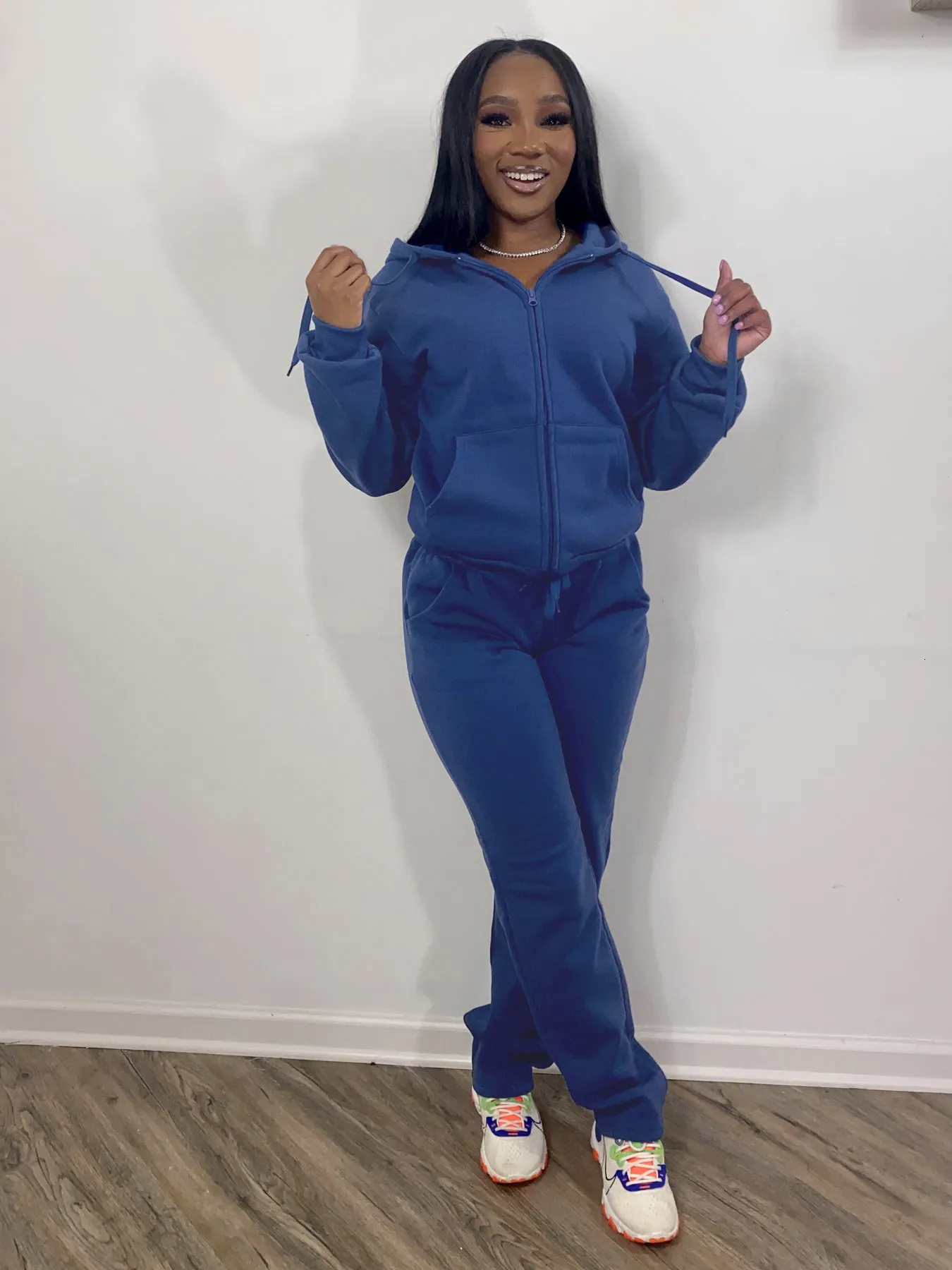 Wholesale Custom Women Casual Sweatsuit Hoodie Sweatpants Jogger Set -  China Sports Set and Womens Pants price