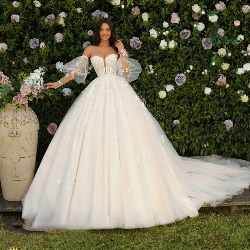 Puffy Bridal Dresses: Exquisite Sweetheart Lace Appliques Ball Gown ...