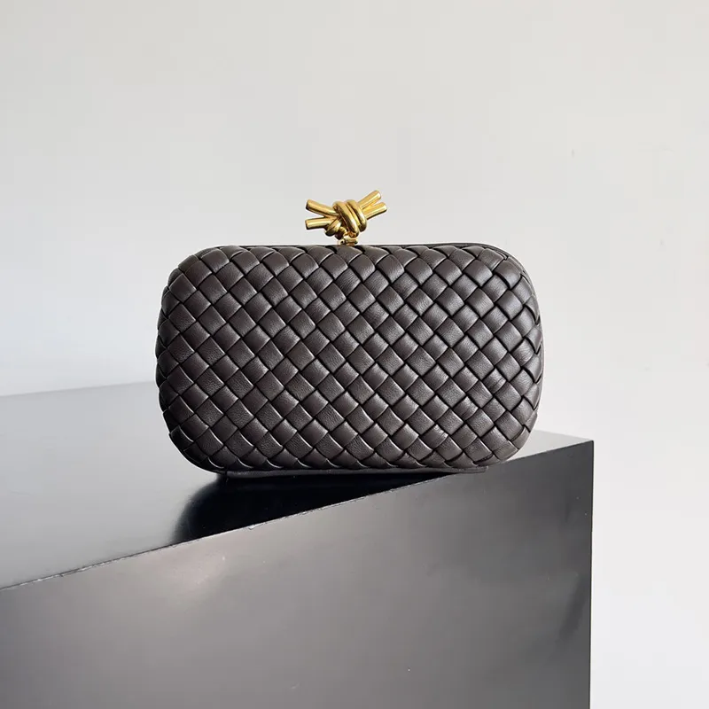 Luxury Designer Women Party Knot Clutch Bag Padded Intreccio Leather Minaudiere 100% Lambskin Fashion Lady Handbag Metallic Knot Clasp Closure with Box