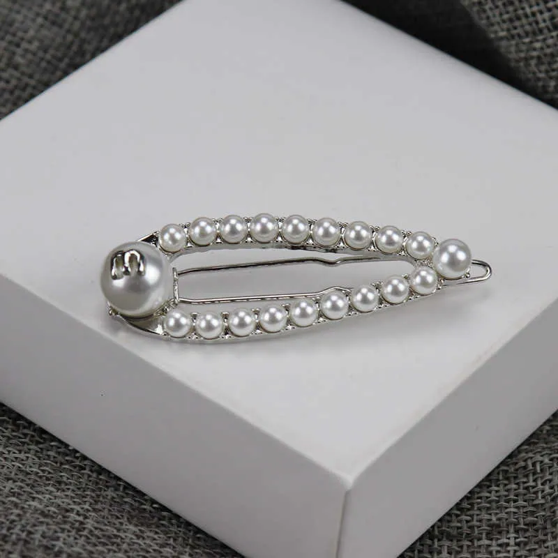 Elegant Pearl Hair Clip - Designer Inspired Frog Clip  display picture 3