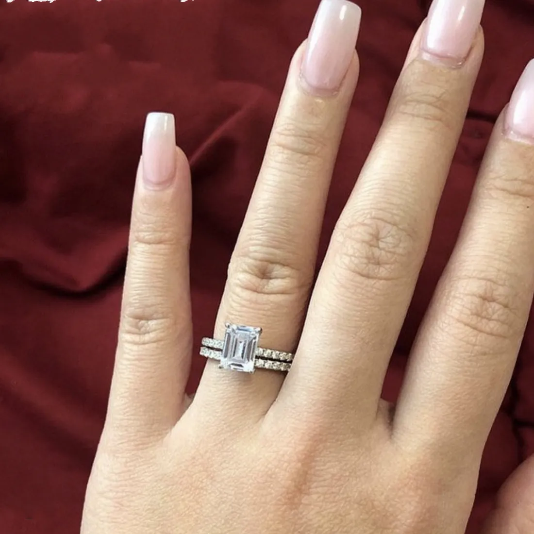 Lüks 925 STERLING Gümüş Nişan Alyanslar için Emerald Cut 4ct Simüle Elmas Yüzükler Setleri Platin Mücevher