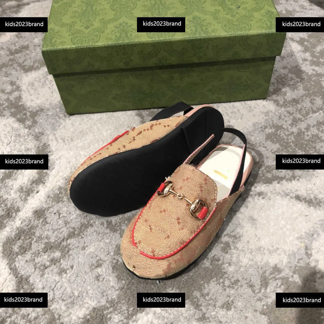 Barn sandaler flicka tofflor barnskor mode häl elastisk design sommarmetalltillbehör dekoration box Förpackning Barnstorlek 26-35