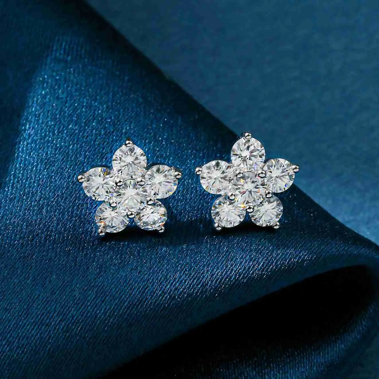 Charm Petal Earrings White Gold Stud Earring for Women 925 Sterling Silver Diamond Earring Gift Jewerly R230819