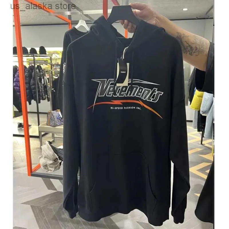 Herrtröjor tröjor 2023 Vetements hoodie broderade bokstäver tryckta fram och bakre herr- och mäns sport hoodie T230819