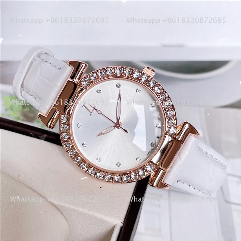 Volledige merkpolhorloges Women Dames Girl Diamond Style Luxe lederen band Quartz Vuit Clock L91