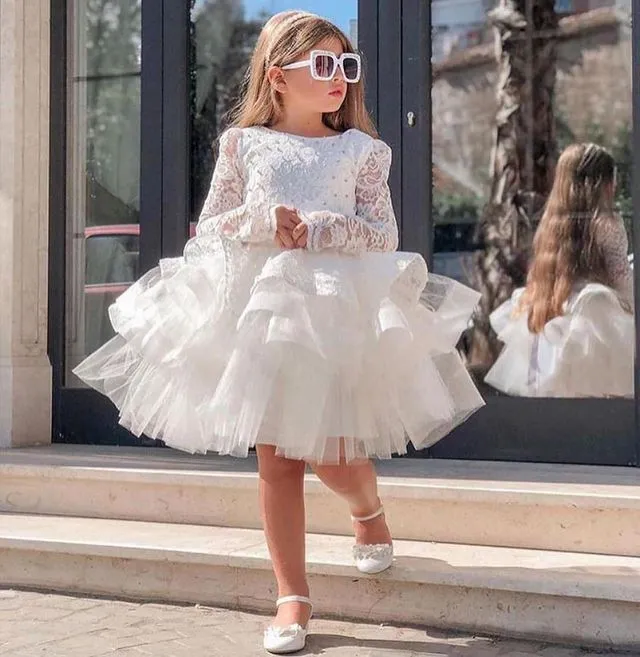 2023 Girl Flower Girl in pizzo avorio abiti da ballo Tulle Tulle Tiers Flowers Vintage Little Girl Abito abito da peageant ZJ415