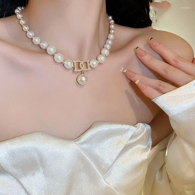 Kolye Kolyeleri Fransız Moda İnci Mektubu Kolye Lüks Yüksek Dereceli Mizaç Collarbone Zinciri