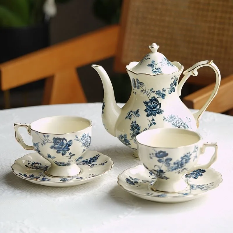 Tassen Keramik Kaffee Kaffeetasse Set mit Teller Blumene Europa Nachmittag Tee Vintage Porzellan Luxuskessel Hausdekoration 230818