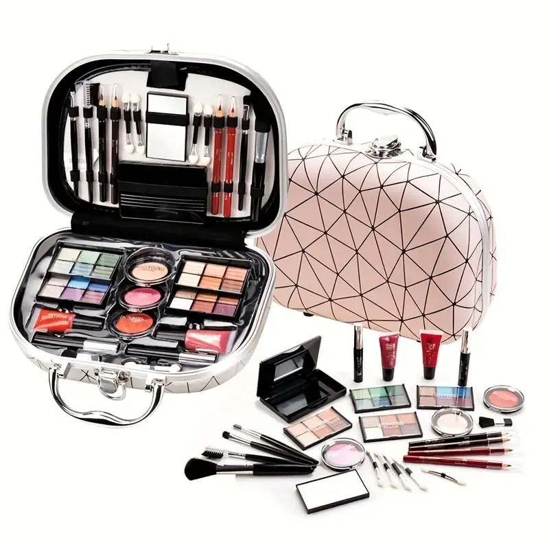 All -One Cosmetics Set Kutusu - Dudak Parlatıcısı, Maskara, Allık, Göz Farı, Eyeliner ve Makyaj Fırçası - Güzellik Aşıkları için Mükemmel Hediye içerir