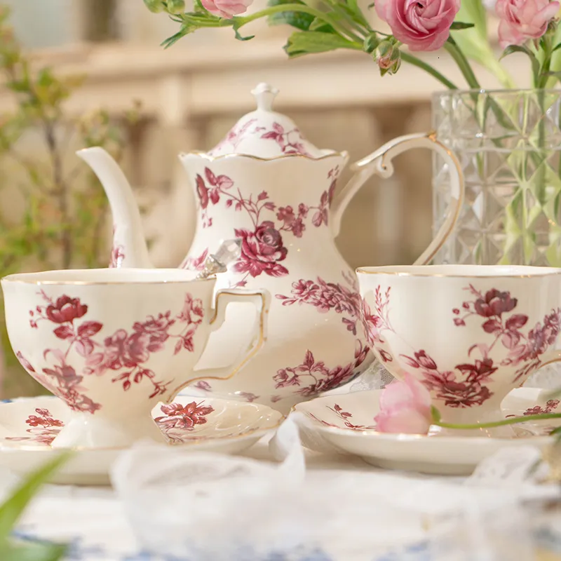 Tazze tazze da tè alla teiera blu vintage set rosa in ceramica in ceramica  in inglese coaucer piattino classico casa cucina dessert piastra 230818