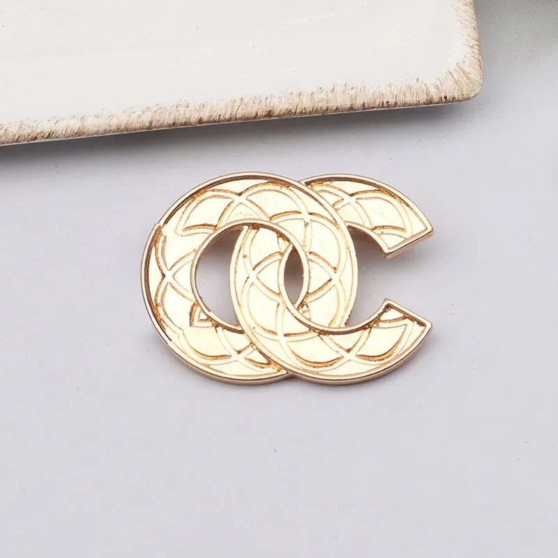 9085New style inlaid fashionable pearl brooch temperament women's diamond brooch gold and silver letters Christmas gift hit the trend