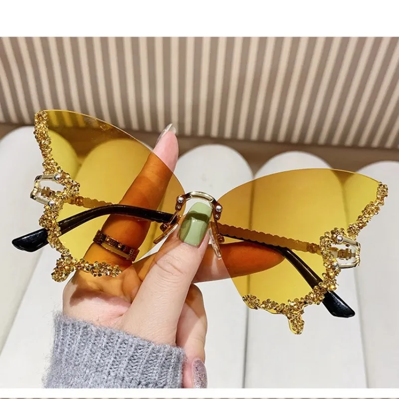 Butterfly Shaped Frameless Alloy PC Sunglasses for Women  display picture 3