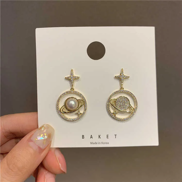 Luyi Jewelry Zuid-Korea East Gate 925 zilveren naald volledige diamanten parel Saturnus oorbellen temperament lange gepersonaliseerde oorbellen vrouwelijk