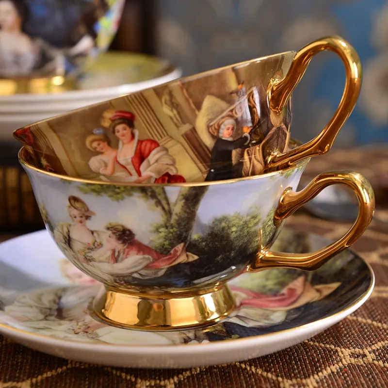 Tasses rétro impérial européen tasse à café ensemble porcelaine thé ensembles cadeau de luxe en porcelaine café en céramique décoration de mariage verres 230818