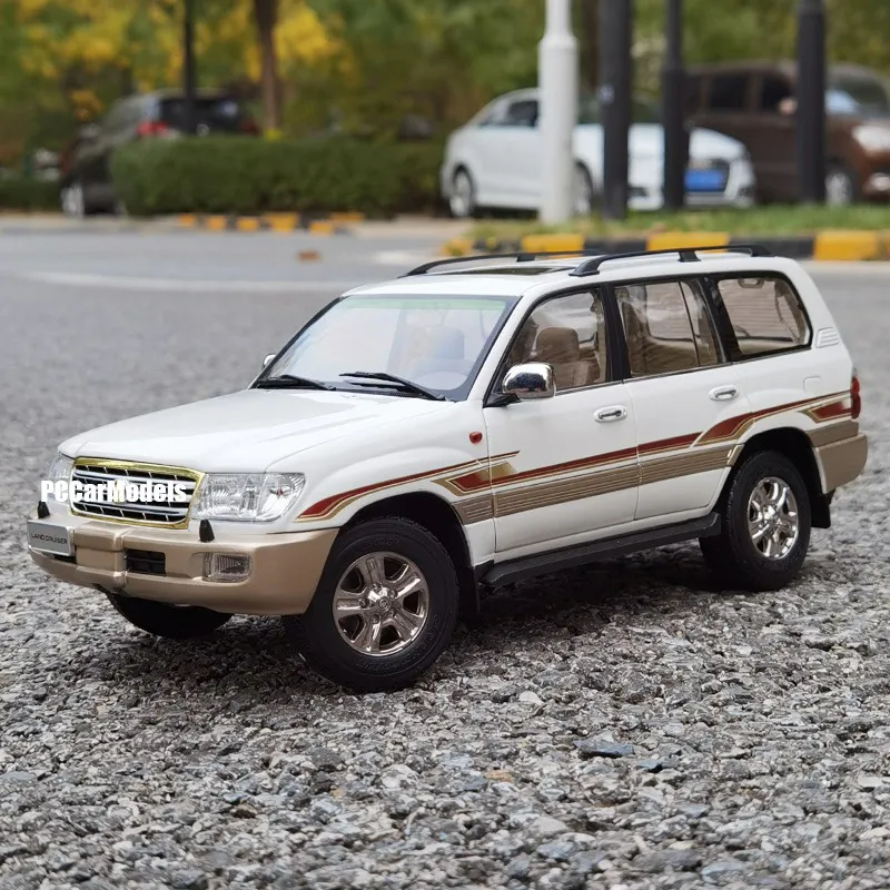 Diecast Model 1 18 Land Cruiser LC100 Alloy Car Simulation Metal Vehicles Boys Gift Original Box Collection 230818