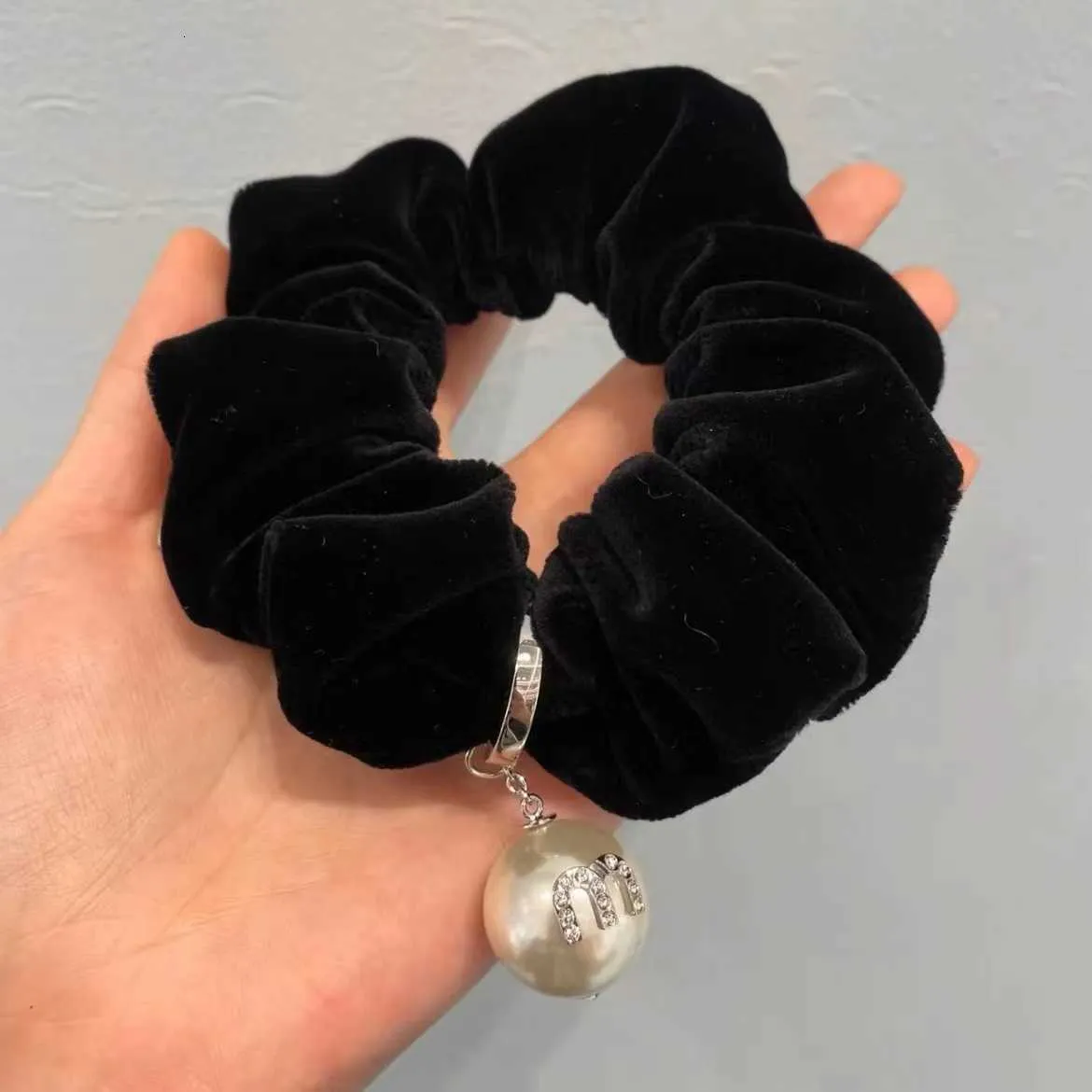 Top Designer Miumiu Fashion Hair Loop Black Velvet Pearl Garger Amertine Light Luxury French Luxury Headstring Hair Valentine Day Gifts Associory Jewelry