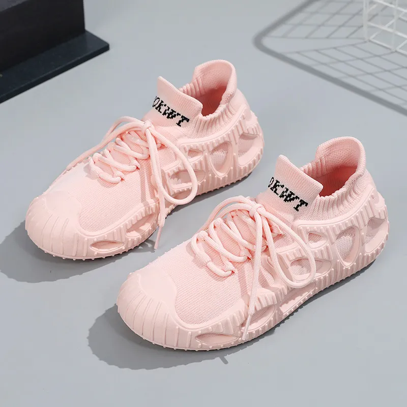 Nowe buty Kobiety Sneakers Spring Summer Dasual Designer Buty oddychające Siatka Kobieta bieganie Bute Fashion Wygodne run Gym Casual Footwear Pozycja ZM-2026