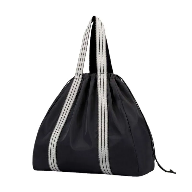 Väskor Nylon Yoga Mat Bags Gym Fitness Bag Backsack Sac de Sport Sport Sports axeldraggagg Gymplag för kvinnor ryggsäck