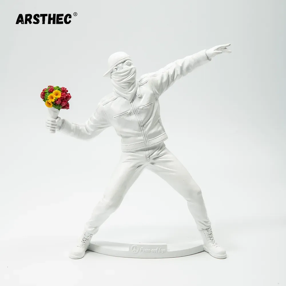 Dekorativa objekt Figurer Banksy Bomber Flower Thrower Sculpture Action Figur Statue Devorative Figurin Desktop Accessories Pop Art Ornaments Decor 230614