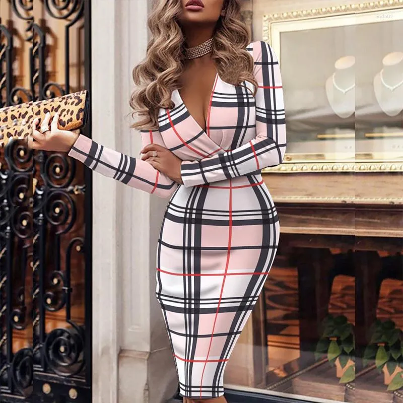 Casual jurken lente zomer 2023 sexy dames kleding elastische elastische dichtbij heup bodycon jurk banket prom mode elegante plaid print