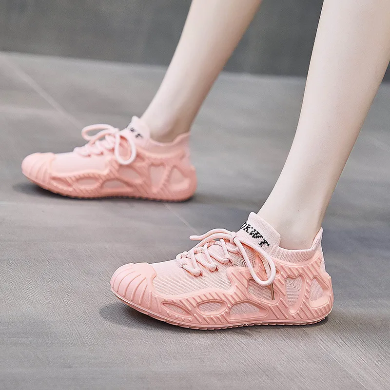 أحذية جديدة للنساء أحذية رياضية الربيع الصيف مصمم غير رسمي أحذية تنفس شبكية امرأة الجري أزياء مريحة صالة رياضية غير رسمية للأحذية المصنع البند ZM-2026