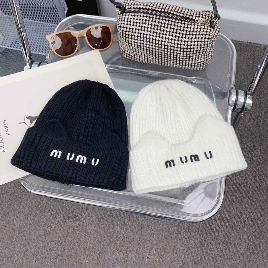 MI Korean cute letter hat women's autumn and winter woolen hat with thick warm pullover hat student knitted hat