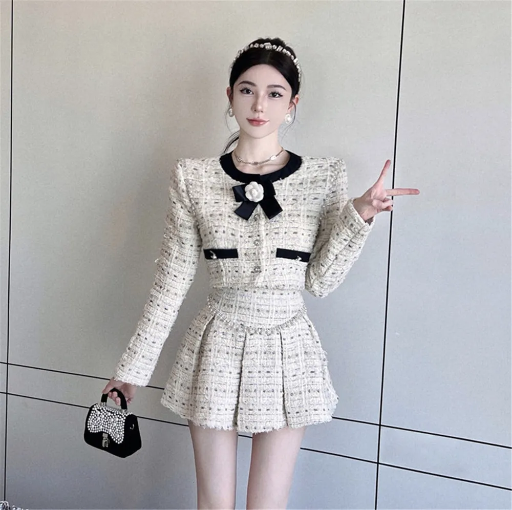 Two Piece Dress 2023 Women Short Bowknot Beading Tweed Woolen Coat and High Waist Pleated Skirts 2pcs Set Female Outfits Pieces Suits 230818