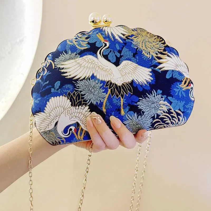 Evening Bags 2023 Embroidery Women Evening Bags Wedding Shell Shaped Bags Mini Dinner Clutch Purse Pearl Hasp Purse Drop Shipping HKD230821