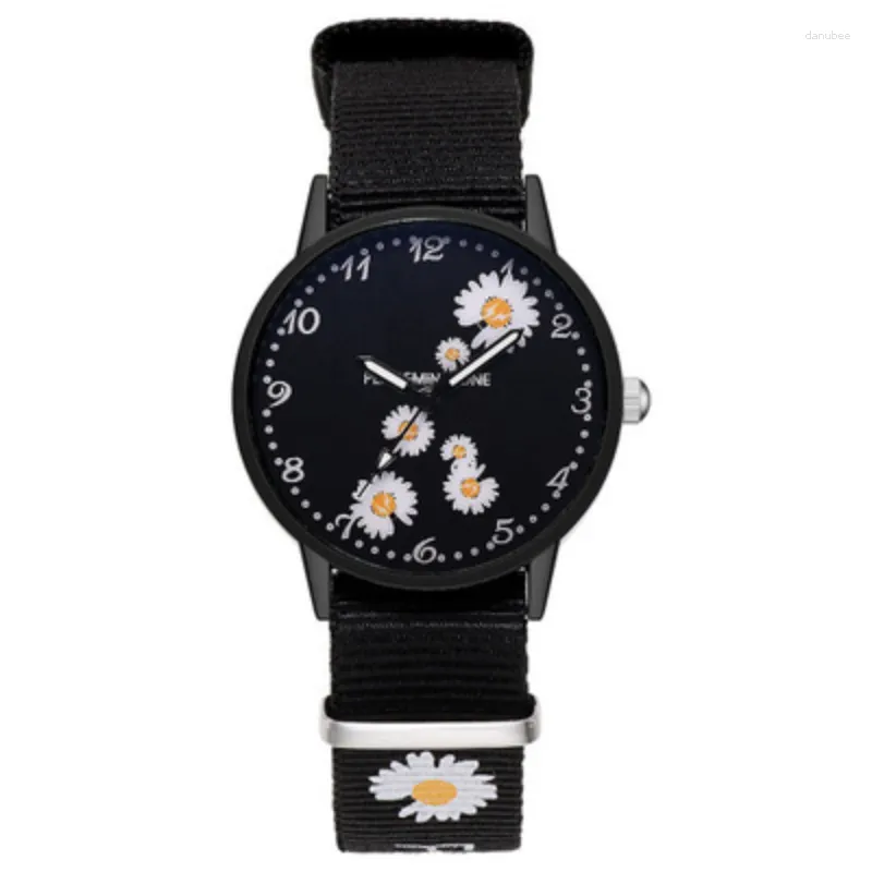 Wristwatches Watch Women Small Daisy Simple Canvas Strap Creative Everything Watches Luxury For Couple's