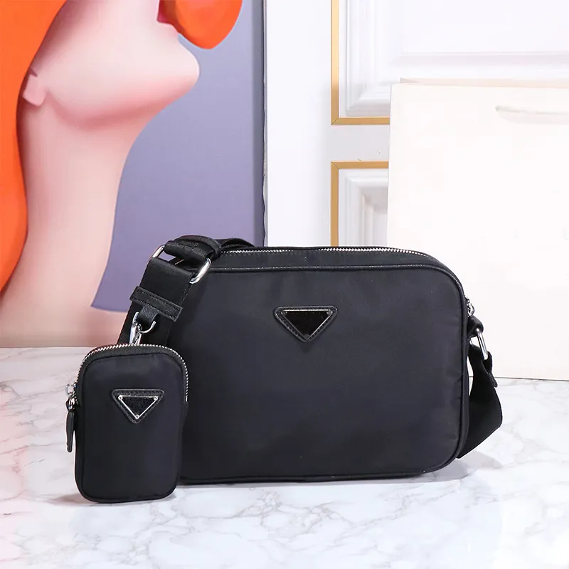 Bolsa de nylon Bolsa de ombro preto Bolsas de ombro preto Purse destacável Hardware Triângulo Zip Fechamento interno Compartimento interno Decoração de padrões de couro de alta qualidade