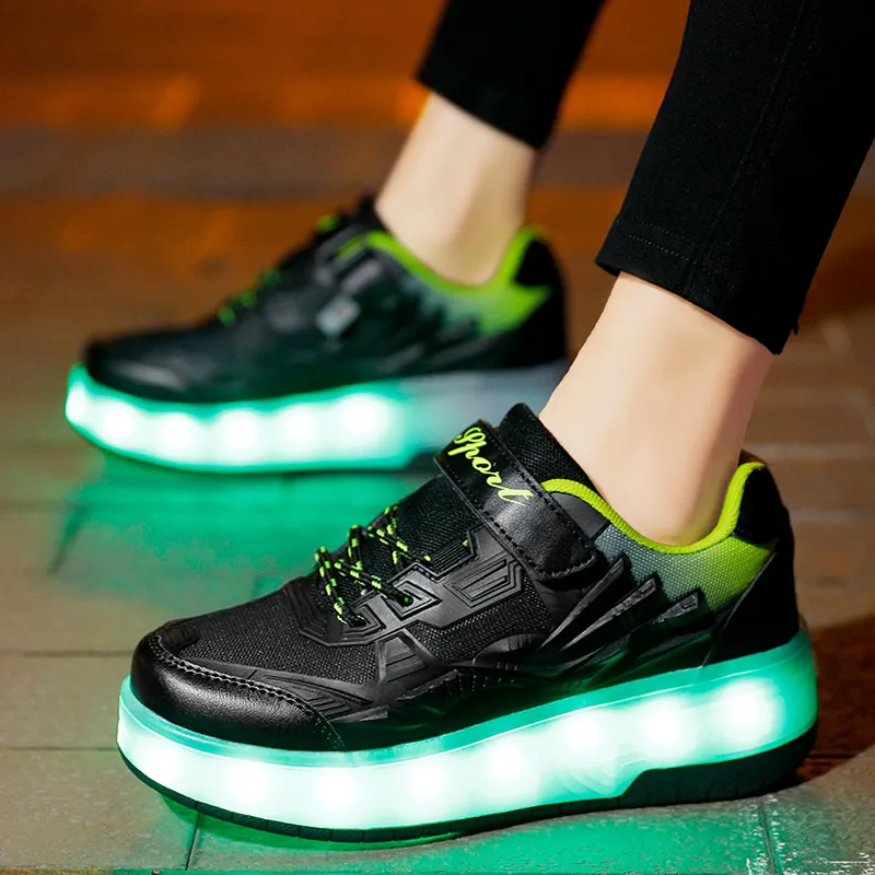 LED Flashing Athletic Centre Roller Skate Shoes For Kids 2 Wheels