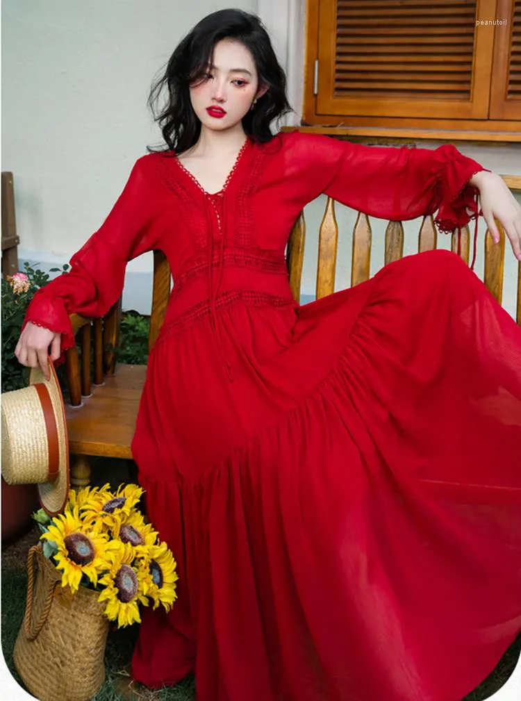 Casual Dresses Retro Solid Red Dress Woman French Style V-Neck Flare Sleeve Bandage Long Beach For Holiday Vacation Robe Rouge Femme