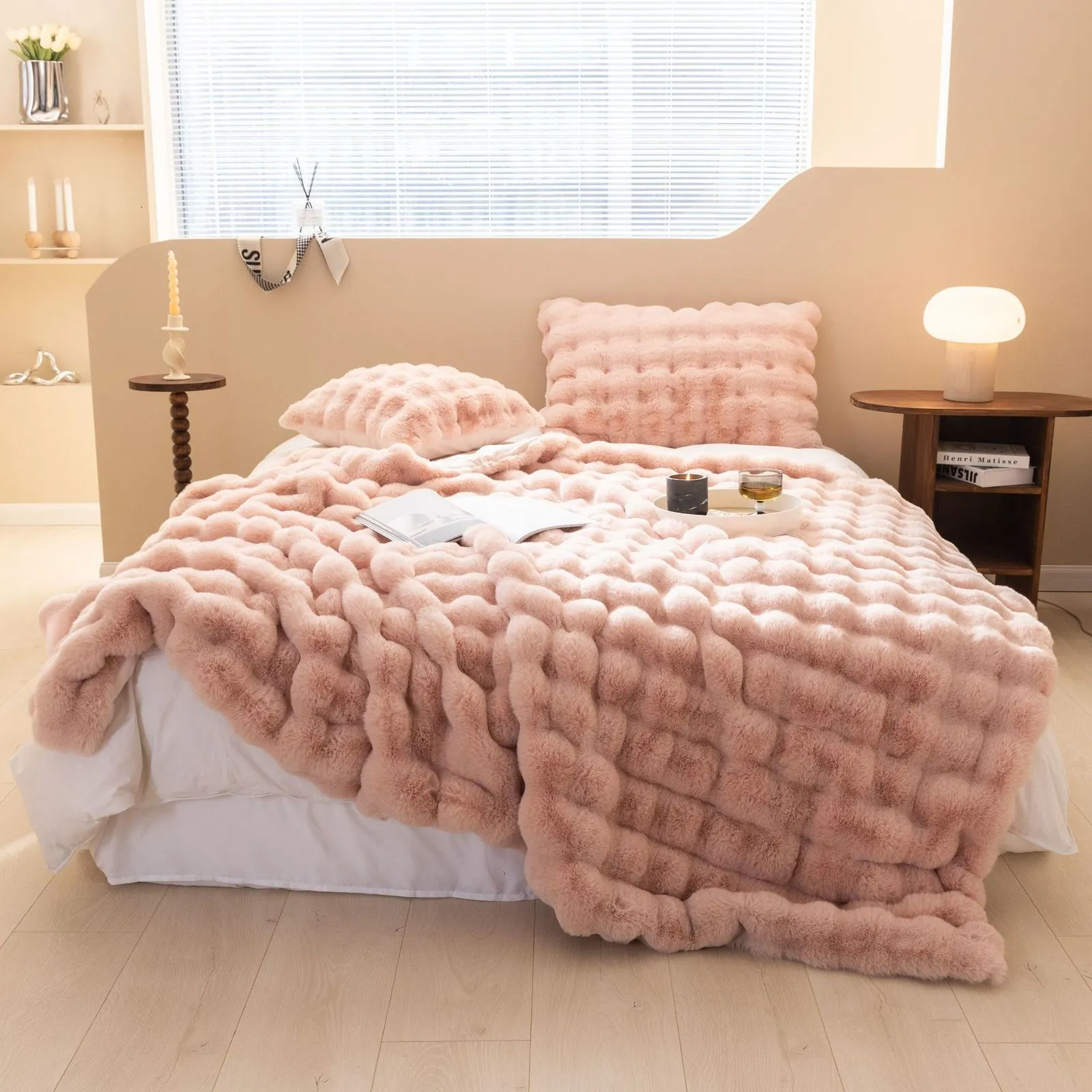 Luxury Soft Faux Fur Fuzzy Plush Bedspread For Living Room And