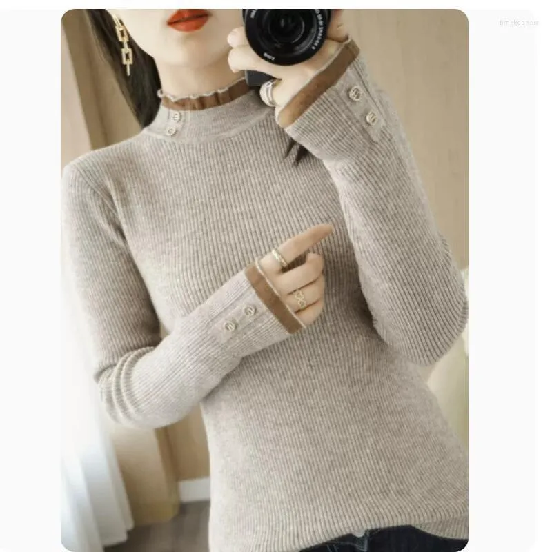 Kvinnors tröjor Sticked Base Coat Autumn and Winter 2023 Semi High Neck Sweater Women Pullover Black White Long Sleeve Slim Button Top