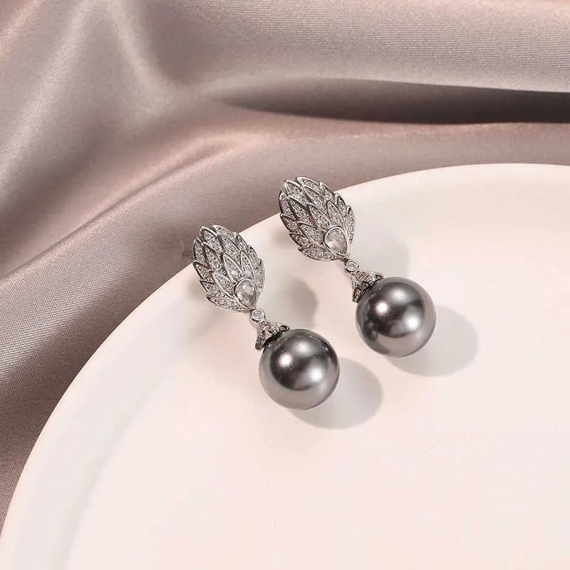 New Silver Grey Set Zircon Fritillaria Pearl Earrings with Advanced Light Luxury Style Design Sense Earrings with Versatile Style Earrings