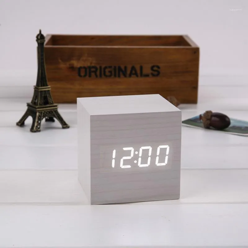 Horloges De Table Petit Grain De Bois Carré Réveil Intelligent Contrôlé Par La Voix Conception Muette À La Mode Cadeaux Décoratifs Pour Comptoir De Bureau